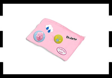 POUCH CRYO RUBBER PINK WITH BADGES GWP