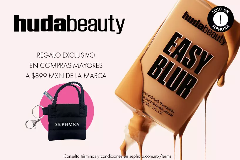 ¡Adiós poros! Easy Blur está formulado con un 1.5% de niacinamida que alisa la piel y difumina los poros.