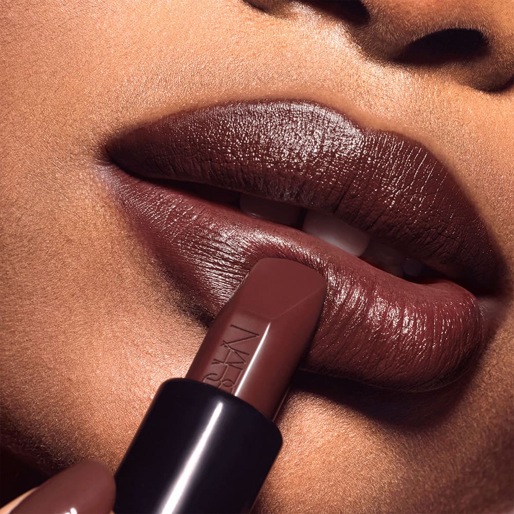 EXPLICIT LIPSTICK DEVIOUS (LABIAL EN BARRA)