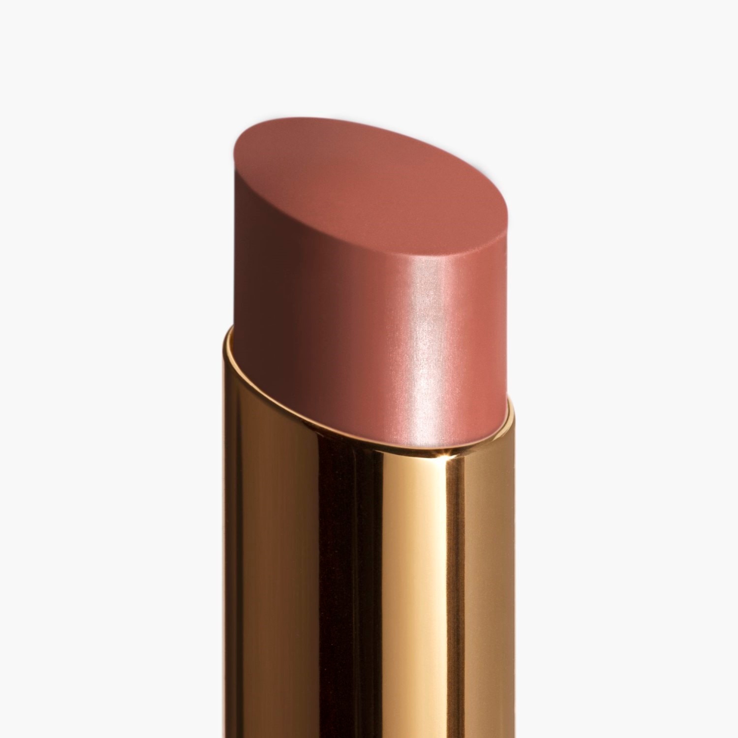 EL BÁLSAMO CON COLOR HIDRATANTE, CON UNA INTENSIDAD A MEDIDA, PARA UNOS LABIOS MÁS BELLOS DÍA TRAS DÍA