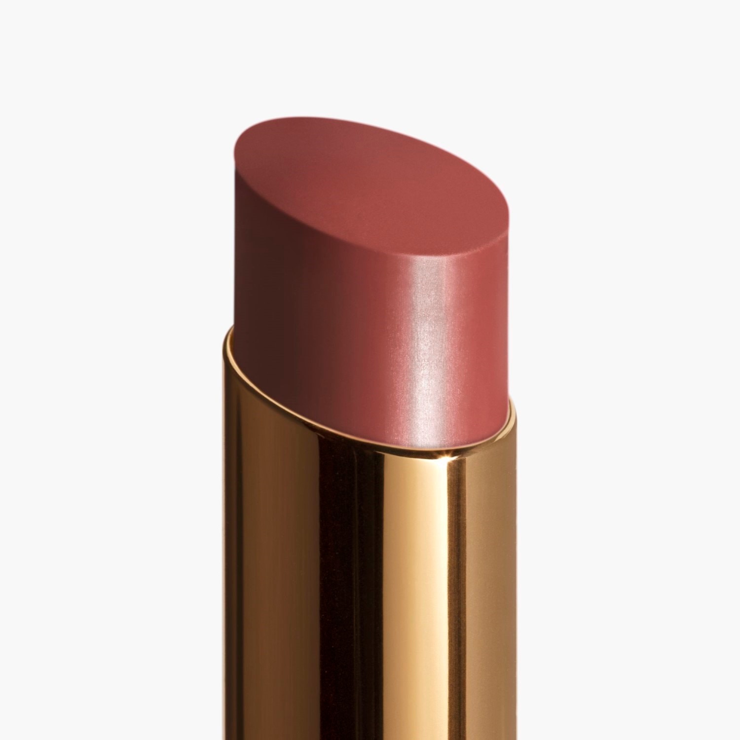 EL BÁLSAMO CON COLOR HIDRATANTE, CON UNA INTENSIDAD A MEDIDA, PARA UNOS LABIOS MÁS BELLOS DÍA TRAS DÍA
