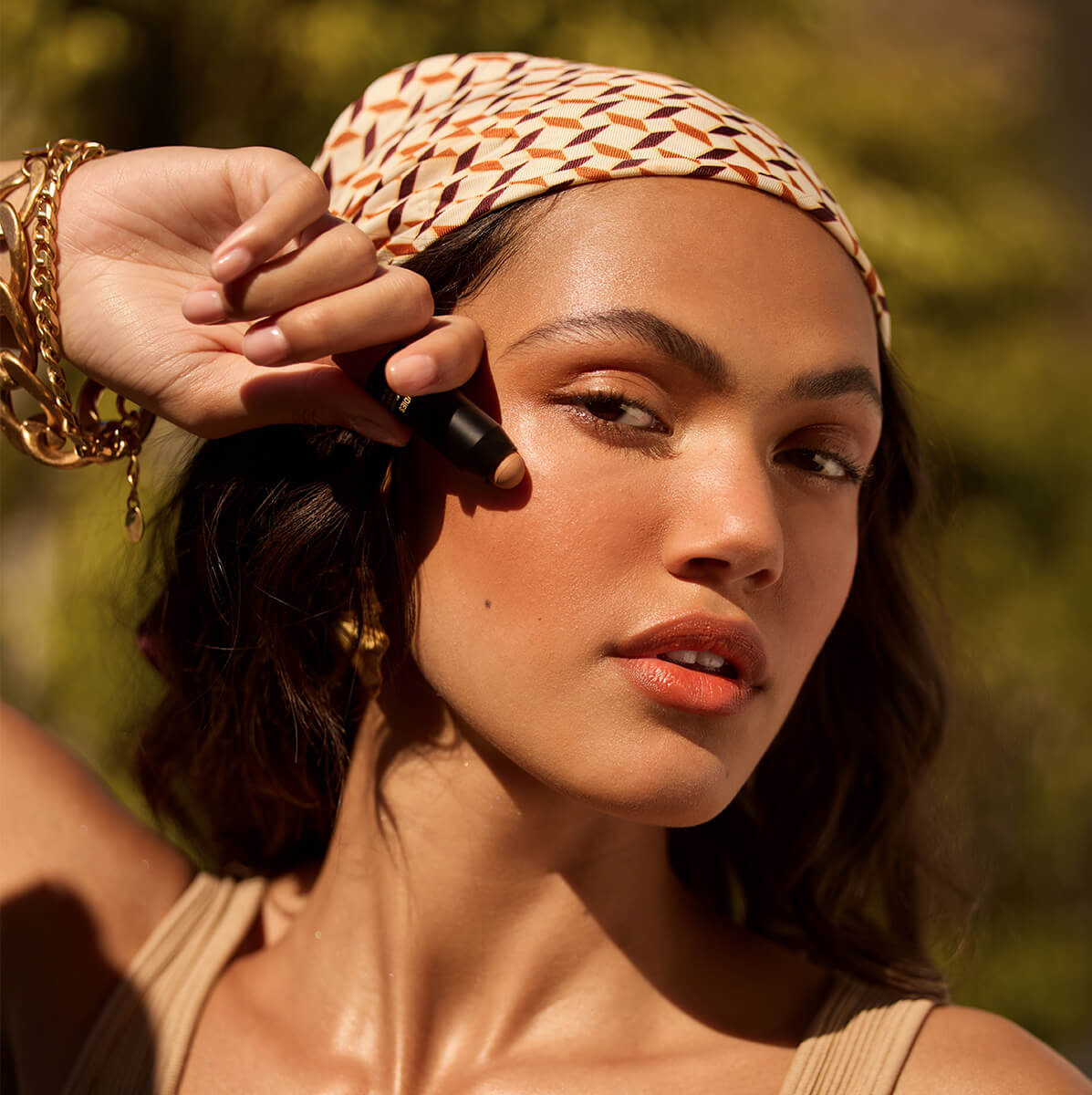 BEACHY NUDES 3-PCS KIT (KIT DE MAQUILLAJE PARA MEJILLAS, OJOS Y LABIOS)