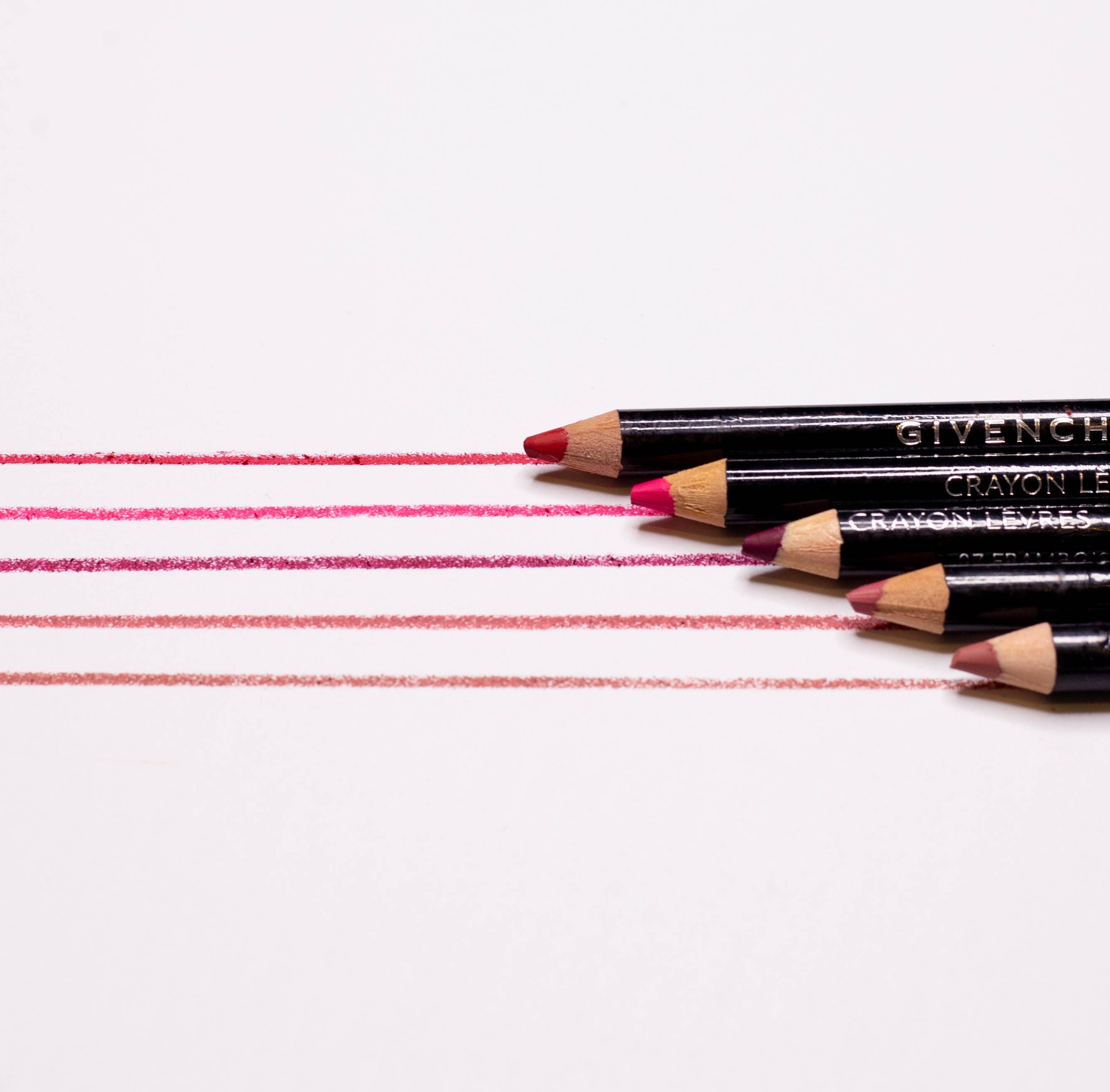 LIP LINER CRAYON LEVRES (DELINEADOR DE LABIOS DE LARGA DURACIÓN ULTRAMATE)