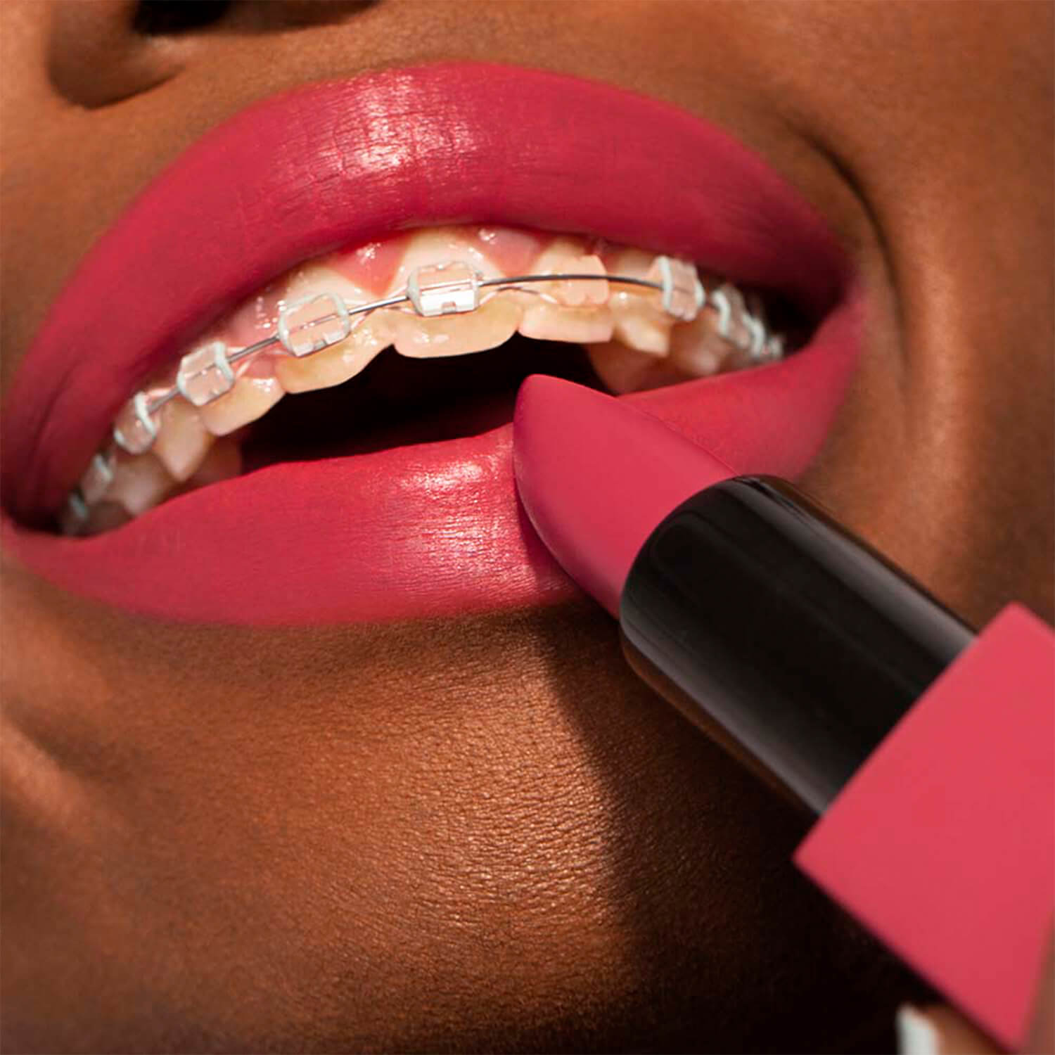 THE LIPSTICK (LABIAL EN BARRA)