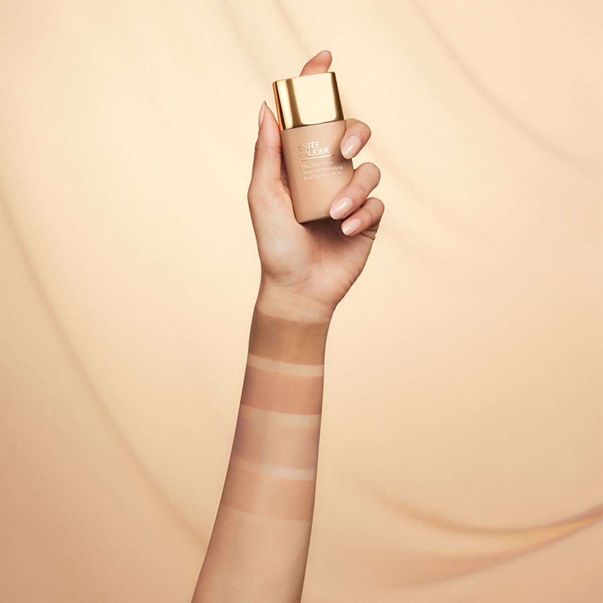 DOUBLE WEAR SHEER MATTE MAKEUP SPF 20  (BASE PARA ROSTRO)