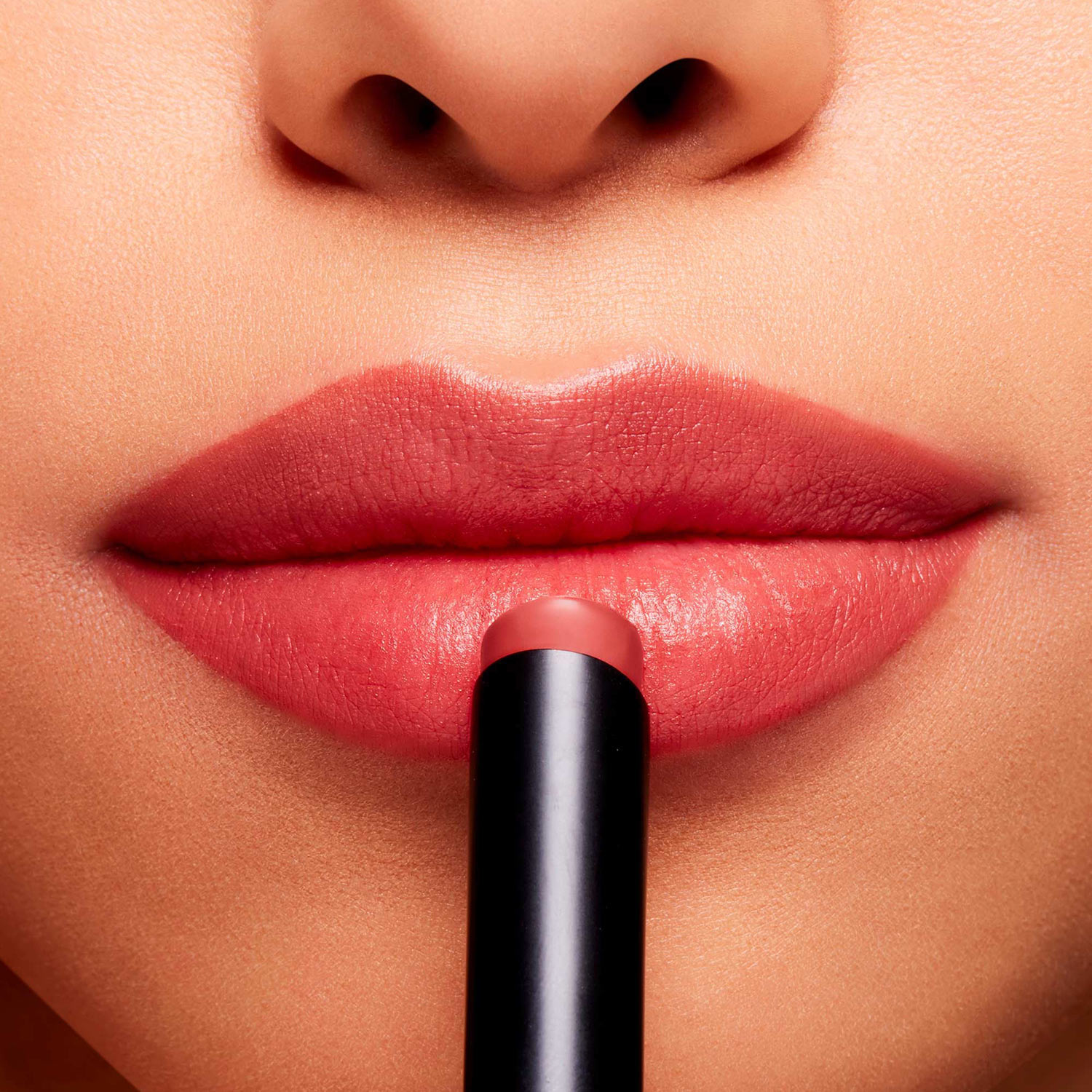 POWDER KISS VELVET BLUR SLIM STICK MAC (LABIAL)