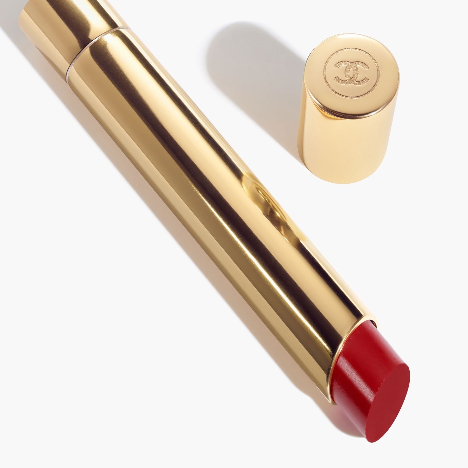 LA BARRA DE LABIOS DE ALTA INTENSIDAD CONCENTRADO DE LUZ Y TRATAMIENTO