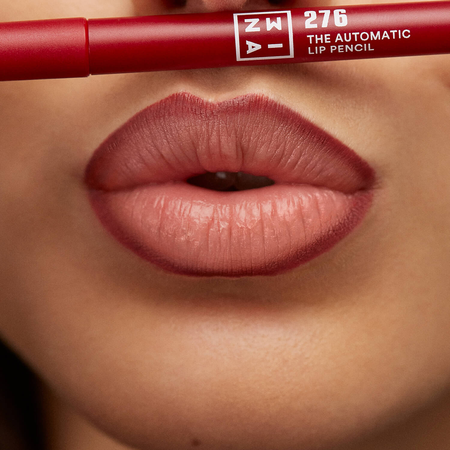 THE AUTOMATIC LIP PENCIL (DELINEADOR DE LABIOS)