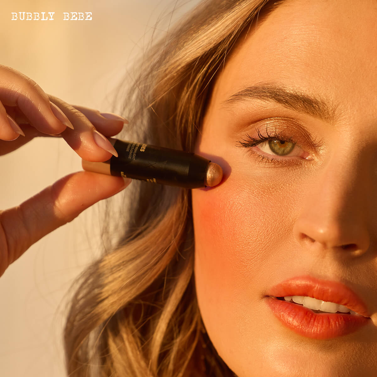 BEACHY NUDES 3-PCS KIT (KIT DE MAQUILLAJE PARA MEJILLAS, OJOS Y LABIOS)