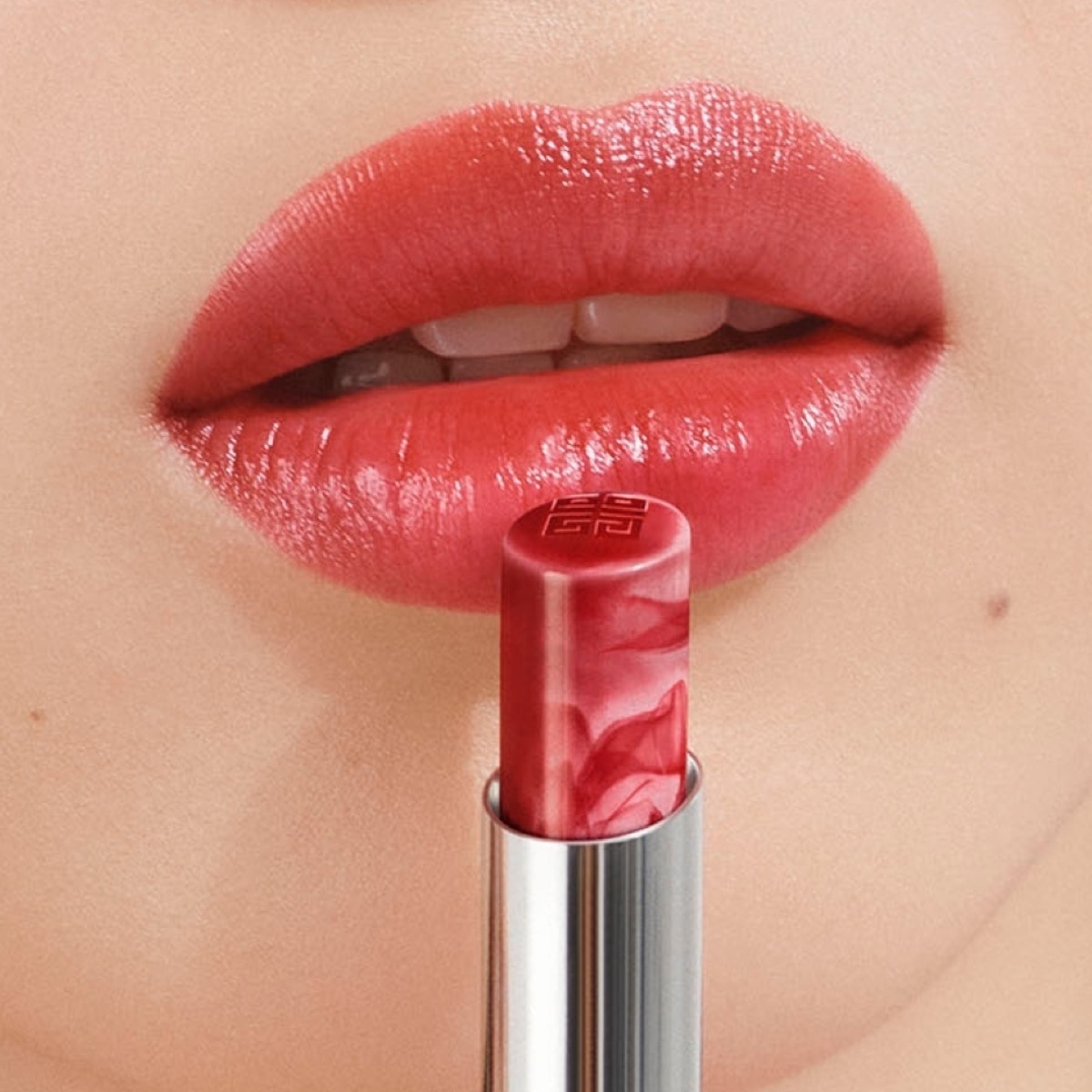 ROSE PERFECTO (TRATAMIENTO CON DESTELLO DE COLOR PARA EL CUIDADO DE LOS LABIOS)