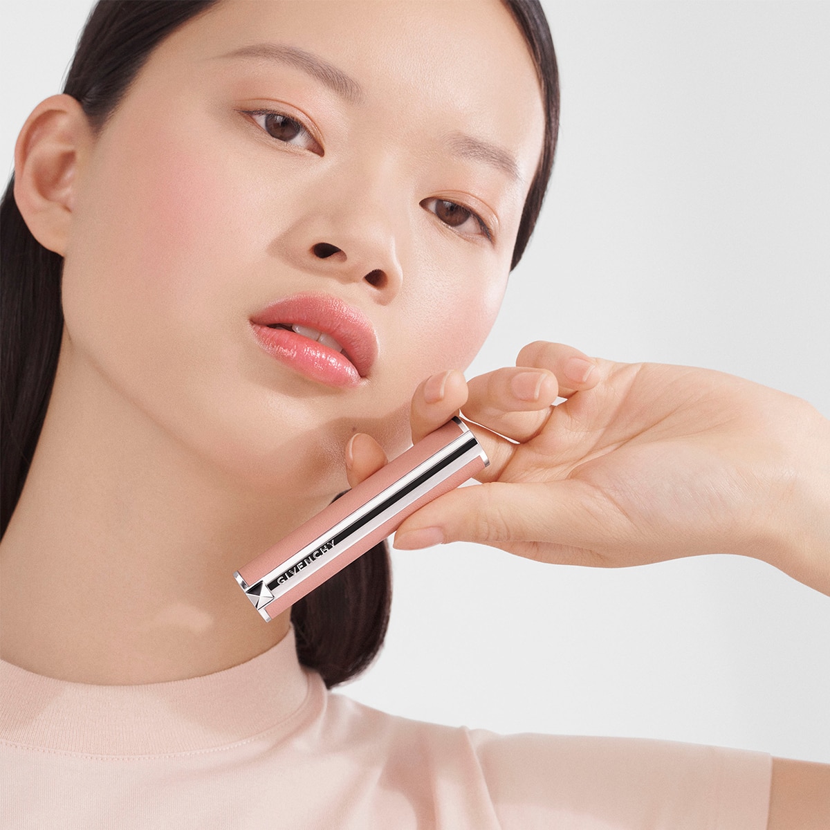 ROSE PERFECTO (TRATAMIENTO CON DESTELLO DE COLOR PARA EL CUIDADO DE LOS LABIOS)