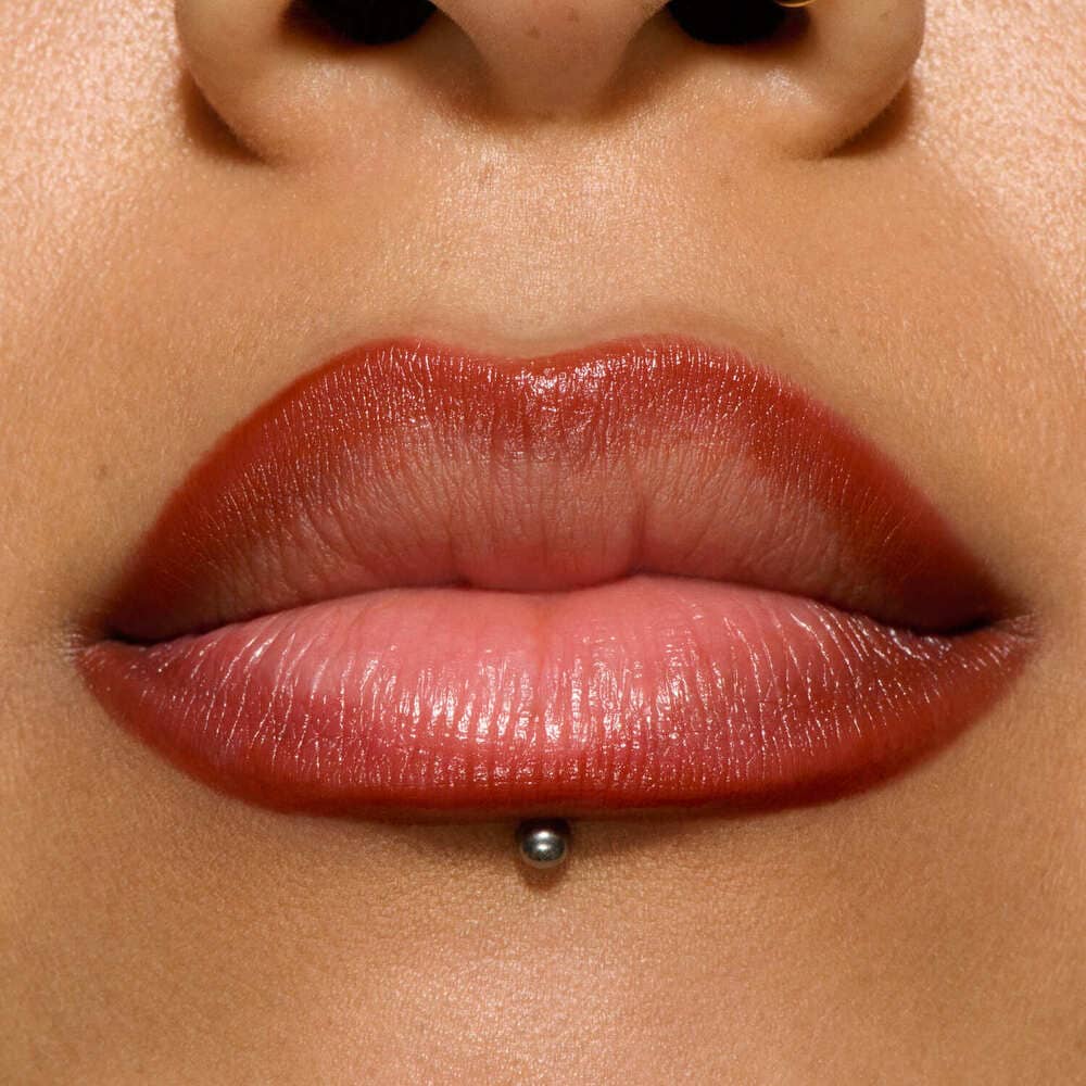 M&middot;A&middot;C LIPGLAZER GLOSSY LINER (DELINEADOR DE LABIOS GLOSSY)