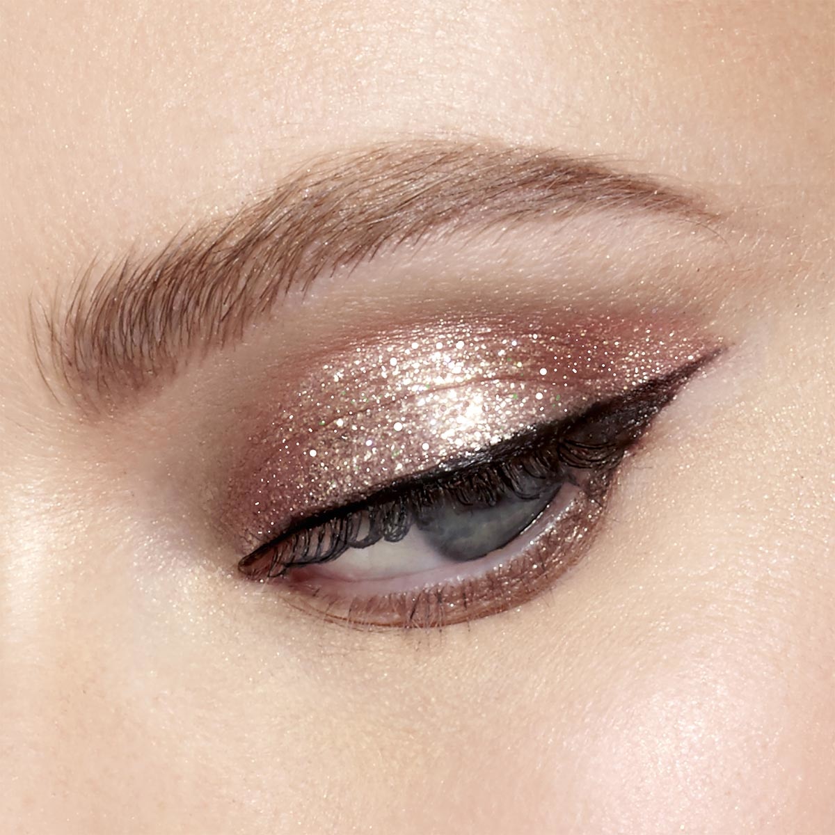Sombra MAGNIFICENT METALS GLITTER & GLOW LIQUID EYE SHADOW| Stila en Sephora México Sombra MAGNIFICENT METALS GLITTER & GLOW LIQUID EYE SHADOW| Stila en Sephora México