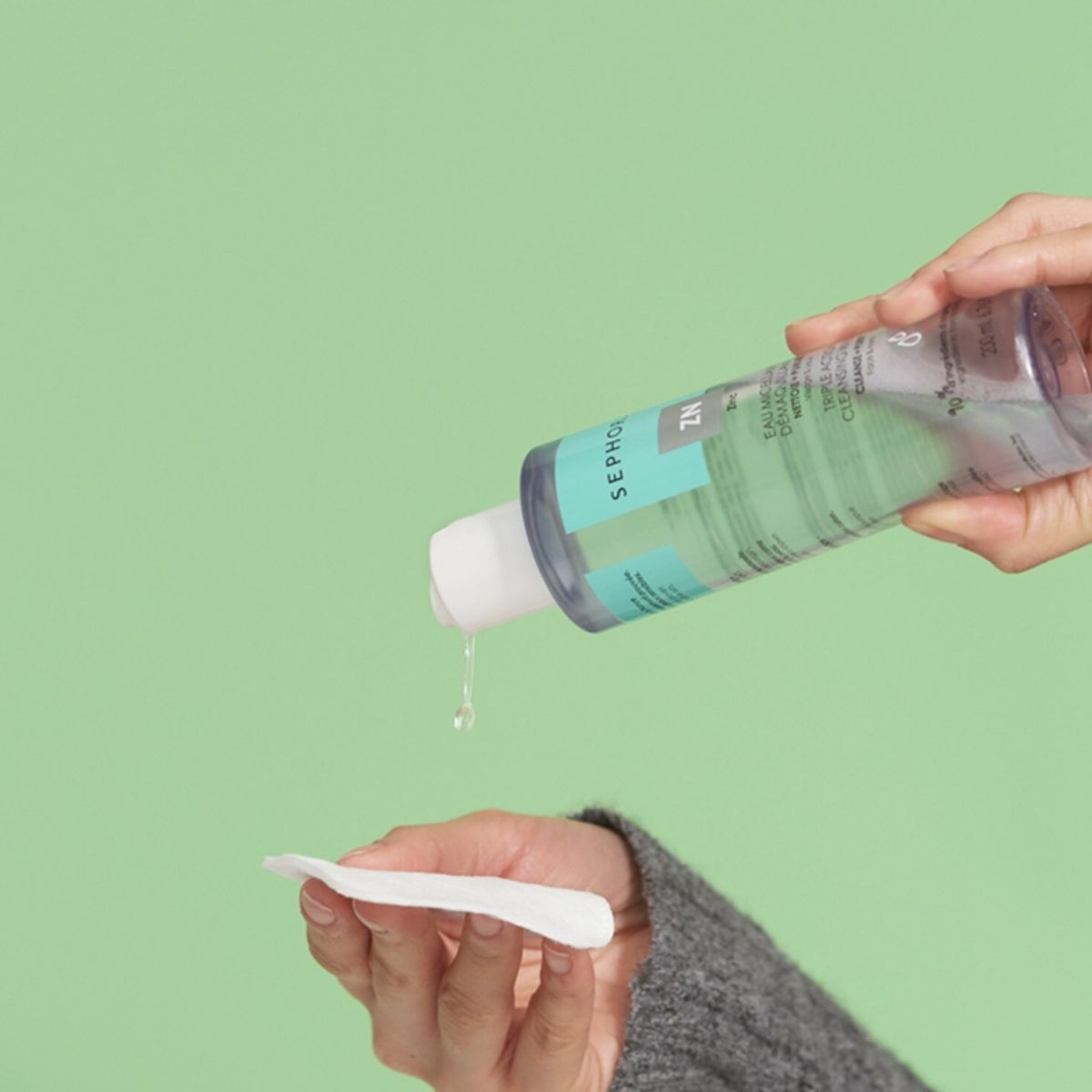TRIPLE ACTION CLEANSING WATER (AGUA MICELAR DESMAQUILLANTE PARA OJOS Y ROSTRO)