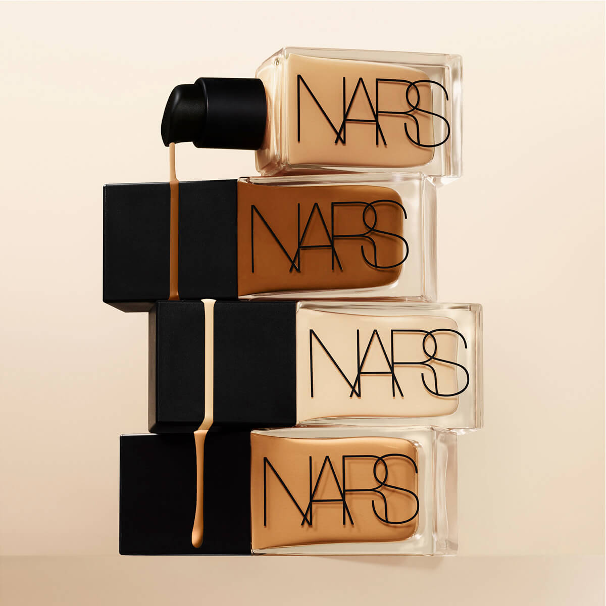 LIGHT REFLECTING FOUNDATION (BASE DE MAQUILLAJE)