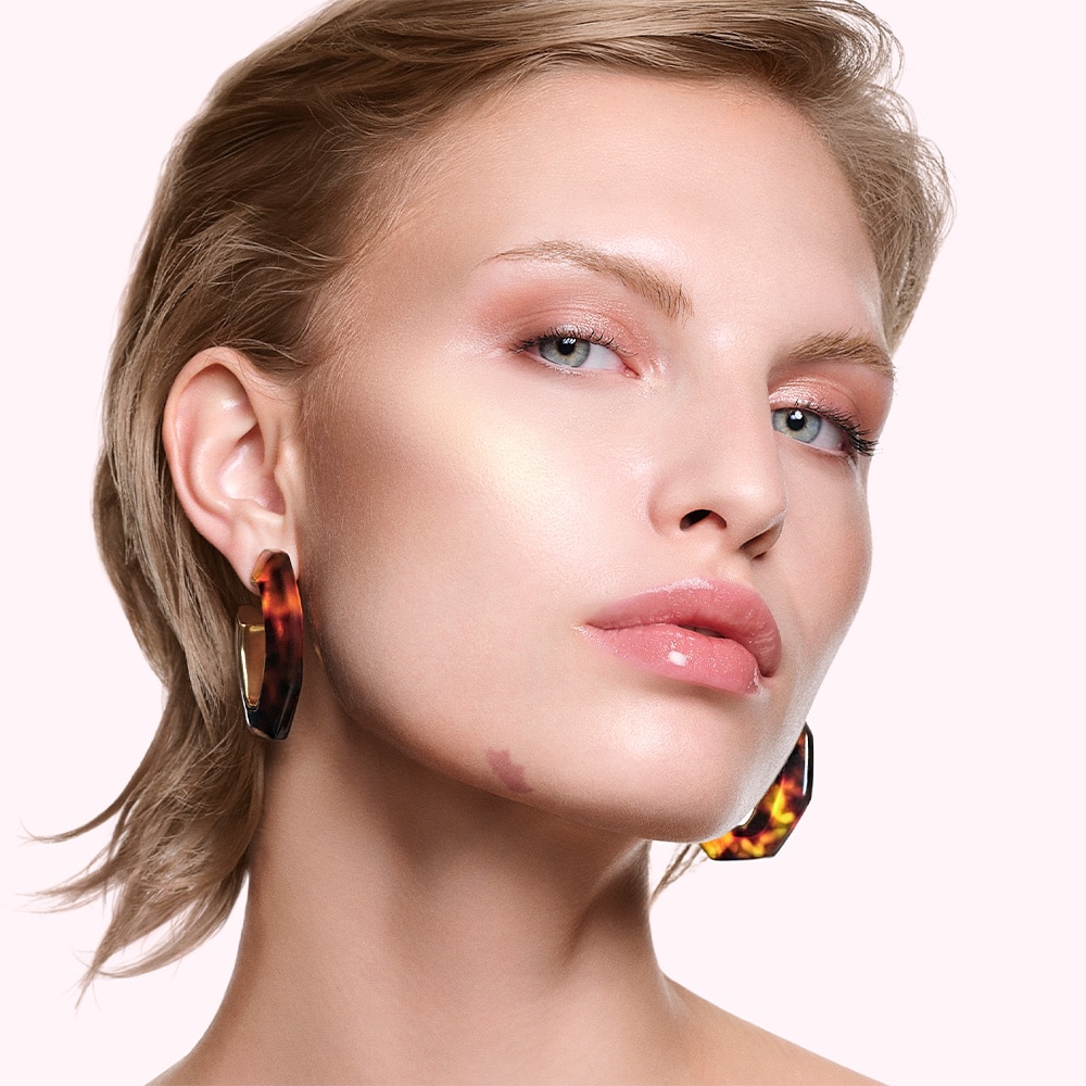 PRISME LIBRE HIGHLIGHTER POWDER (ILUMINADOR EN POLVO COMPACTO EFECTO DIFUMINADO)