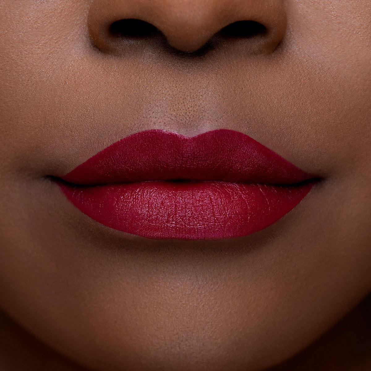 LIP INJECTION LIQUID LIPSTICK (LABIAL LÍQUIDO SEMI-MATE CON EFECTO VOLUMINIZADOR)