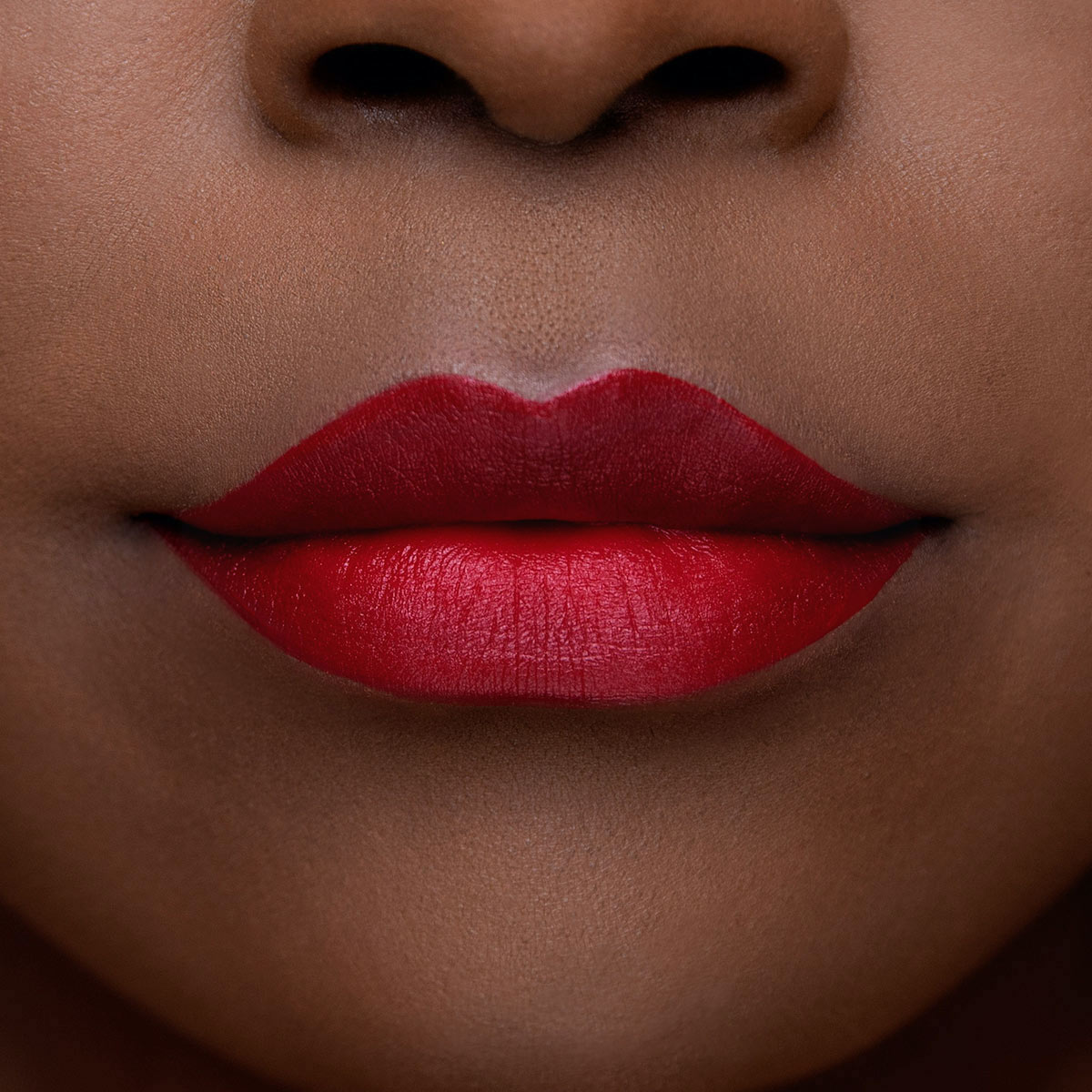 LIP INJECTION LIQUID LIPSTICK (LABIAL LÍQUIDO SEMI-MATE CON EFECTO VOLUMINIZADOR)