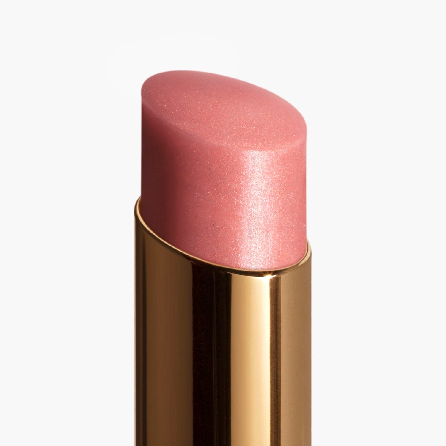 EL BÁLSAMO CON COLOR HIDRATANTE, CON UNA INTENSIDAD A MEDIDA, PARA UNOS LABIOS MÁS BELLOS DÍA TRAS DÍA