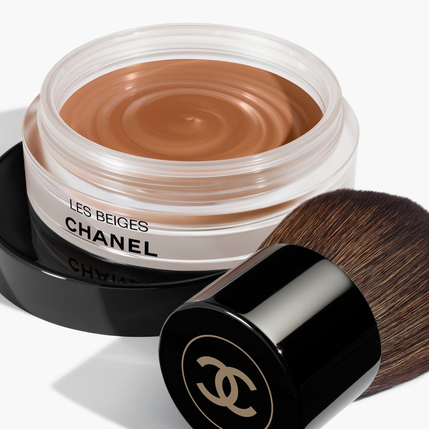 LES BEIGES CREMA BRONCEADORA. CREMA GEL BRONCEADORA. EFECTO SALUDABLE NATURAL.