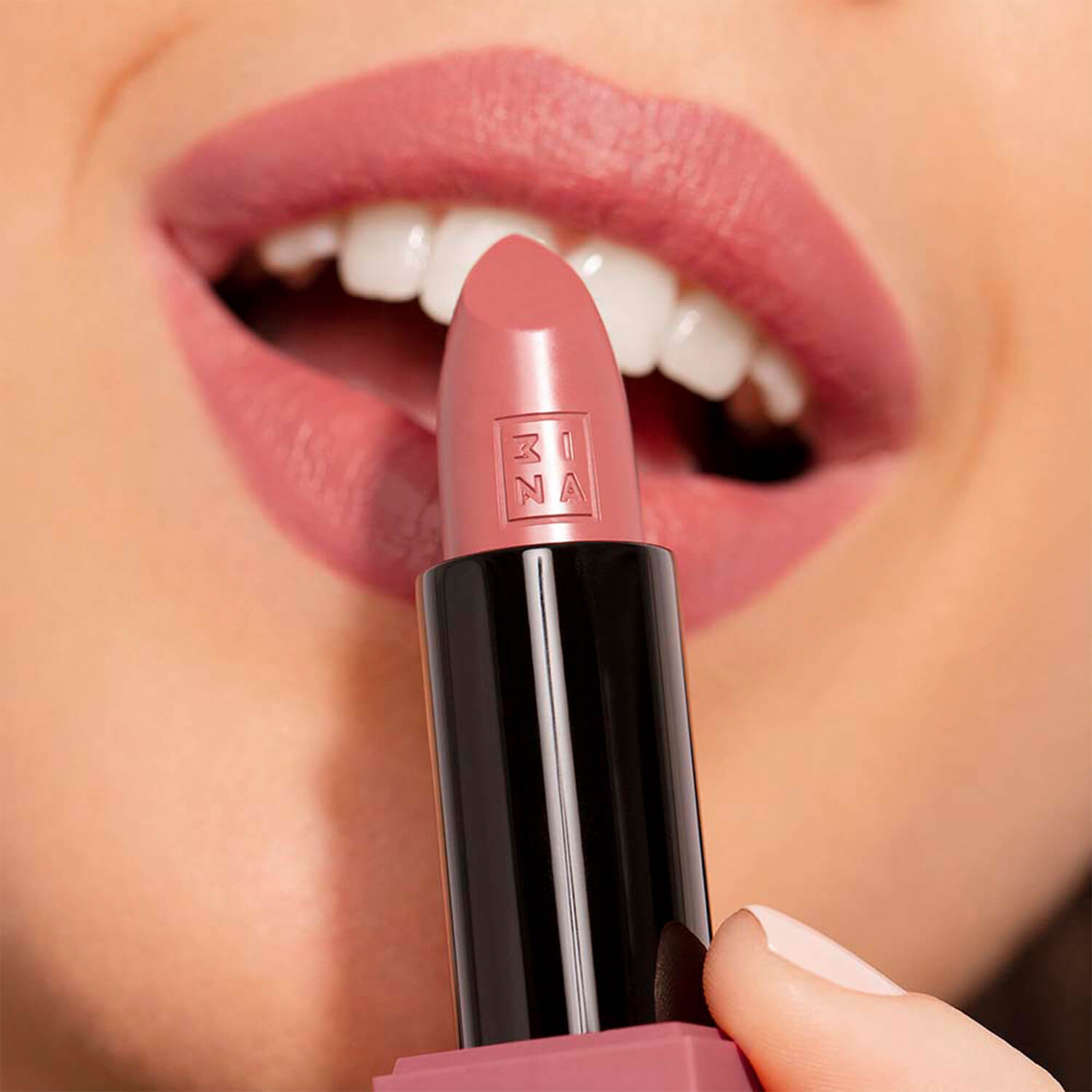 THE LIPSTICK (LABIAL EN BARRA)