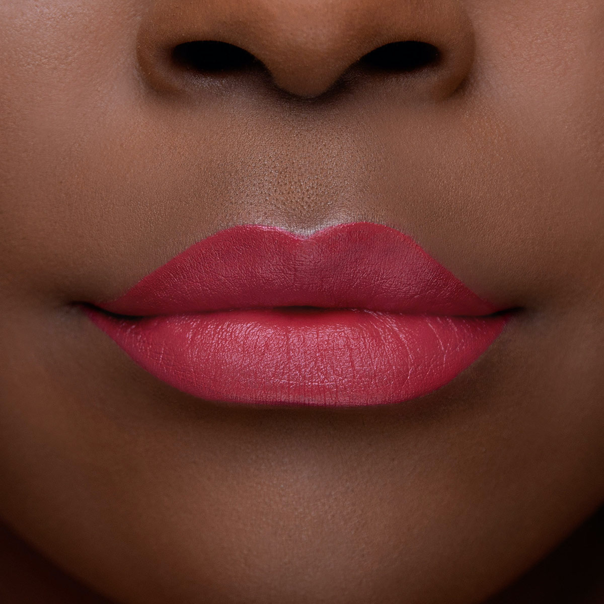 LIP INJECTION LIQUID LIPSTICK (LABIAL LÍQUIDO SEMI-MATE CON EFECTO VOLUMINIZADOR)