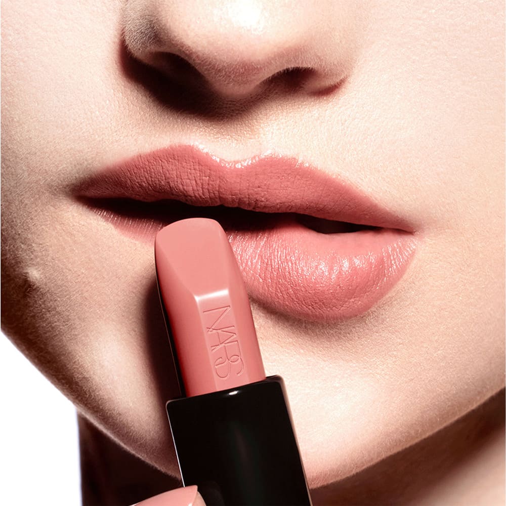 EXPLICIT LIPSTICK DEVIOUS (LABIAL EN BARRA)