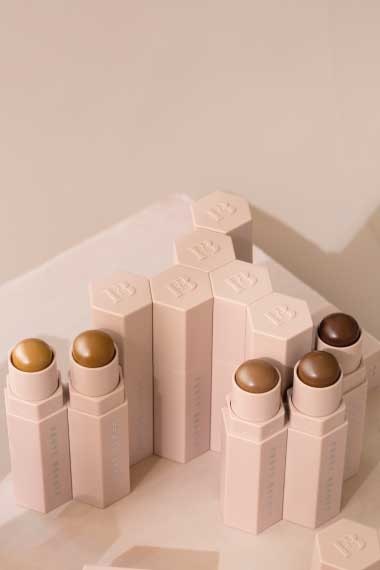MATCH STIX MATTE SKINSTICK