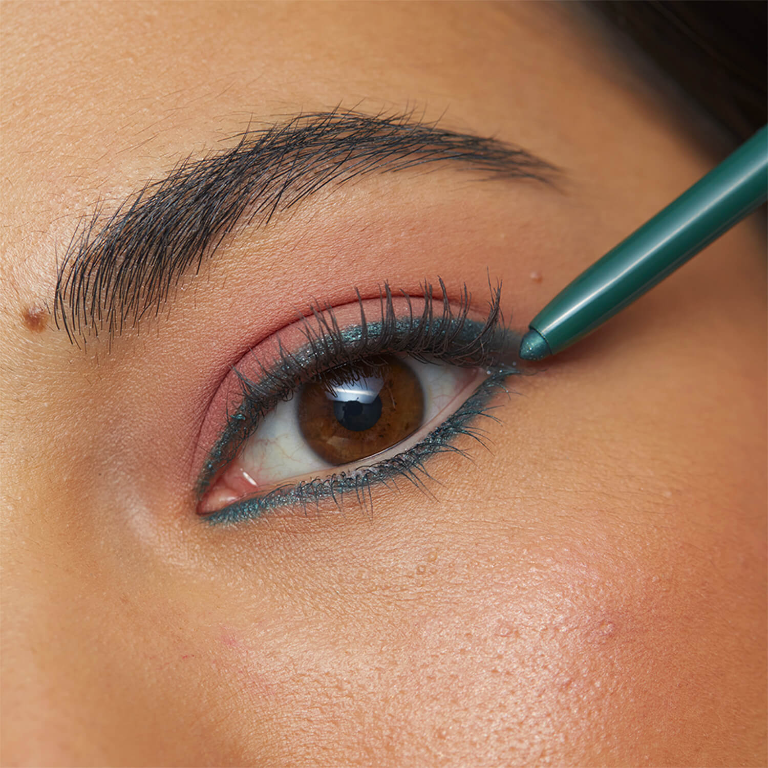 THE 24H AUTOMATIC EYE PENCIL (DELINEADOR DE OJOS)