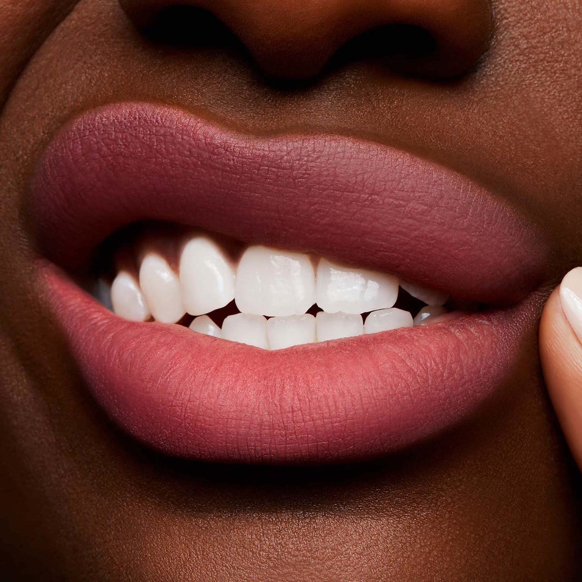POWDER KISS LIQUID LIPCOLOUR
