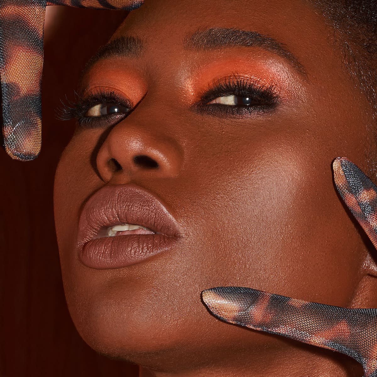BROWN OBSESSIONS EYESHADOW PALETTE (PALETA DE SOMBRAS DE OJOS)
