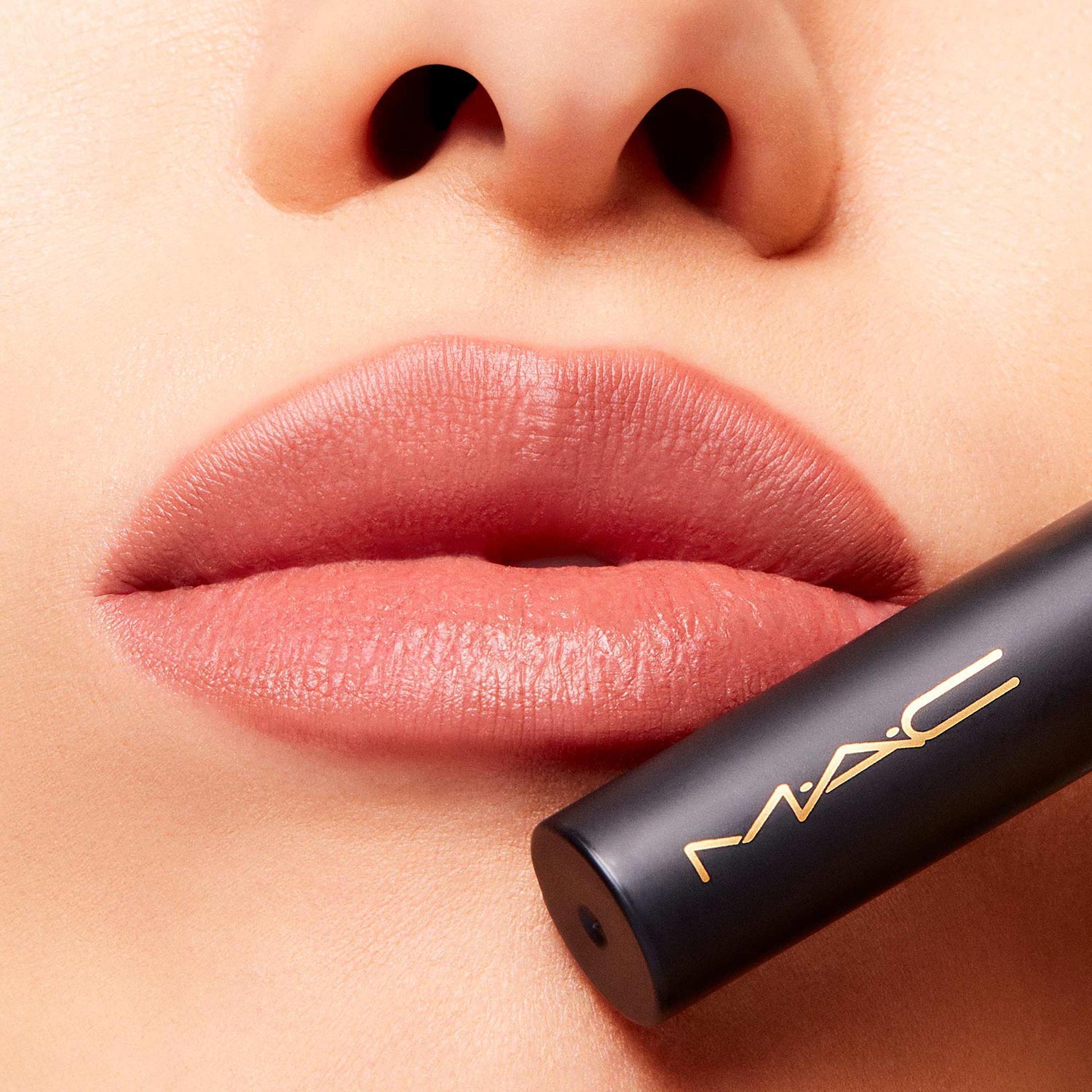 POWDER KISS VELVET BLUR SLIM STICK MAC (LABIAL)