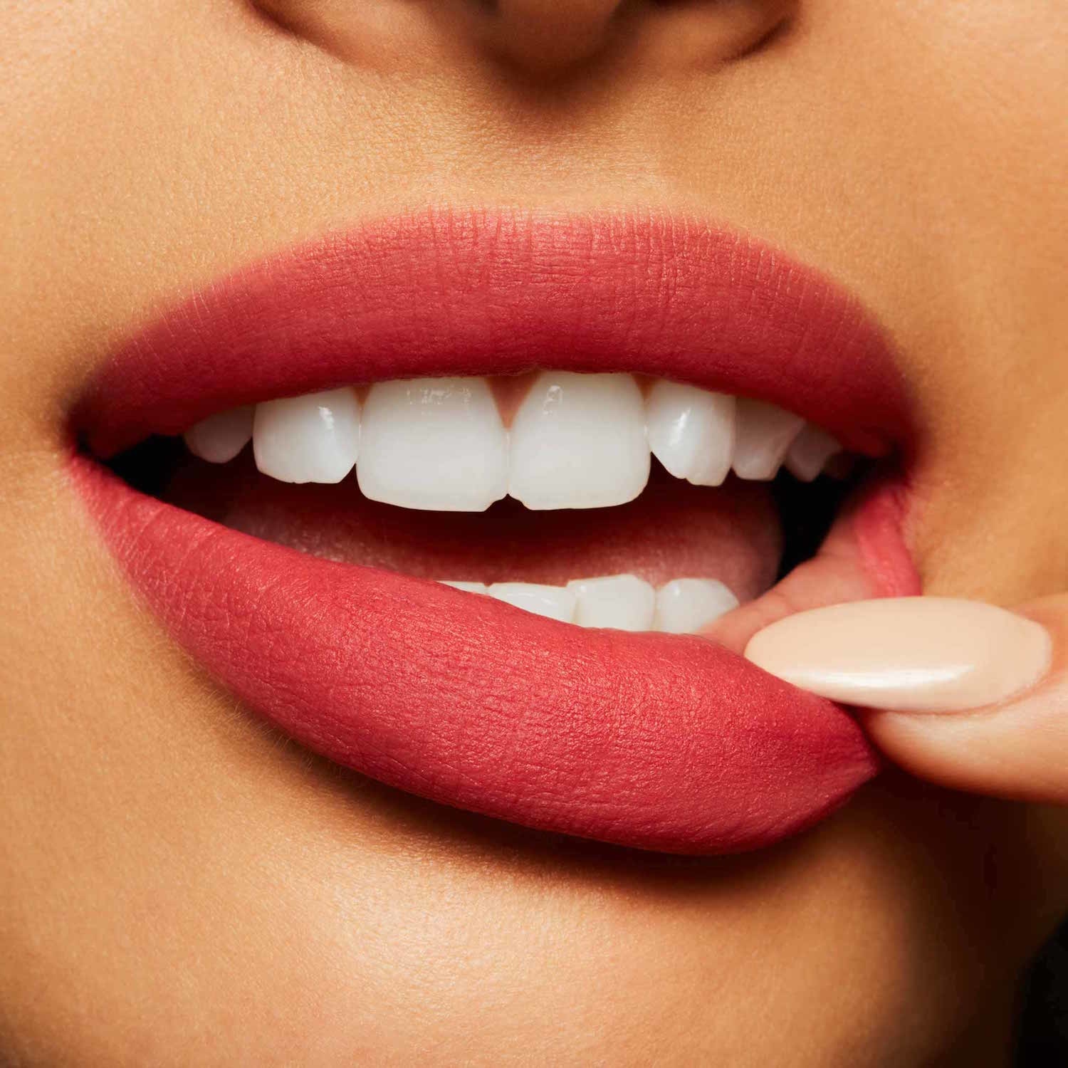 POWDER KISS LIQUID LIPCOLOUR