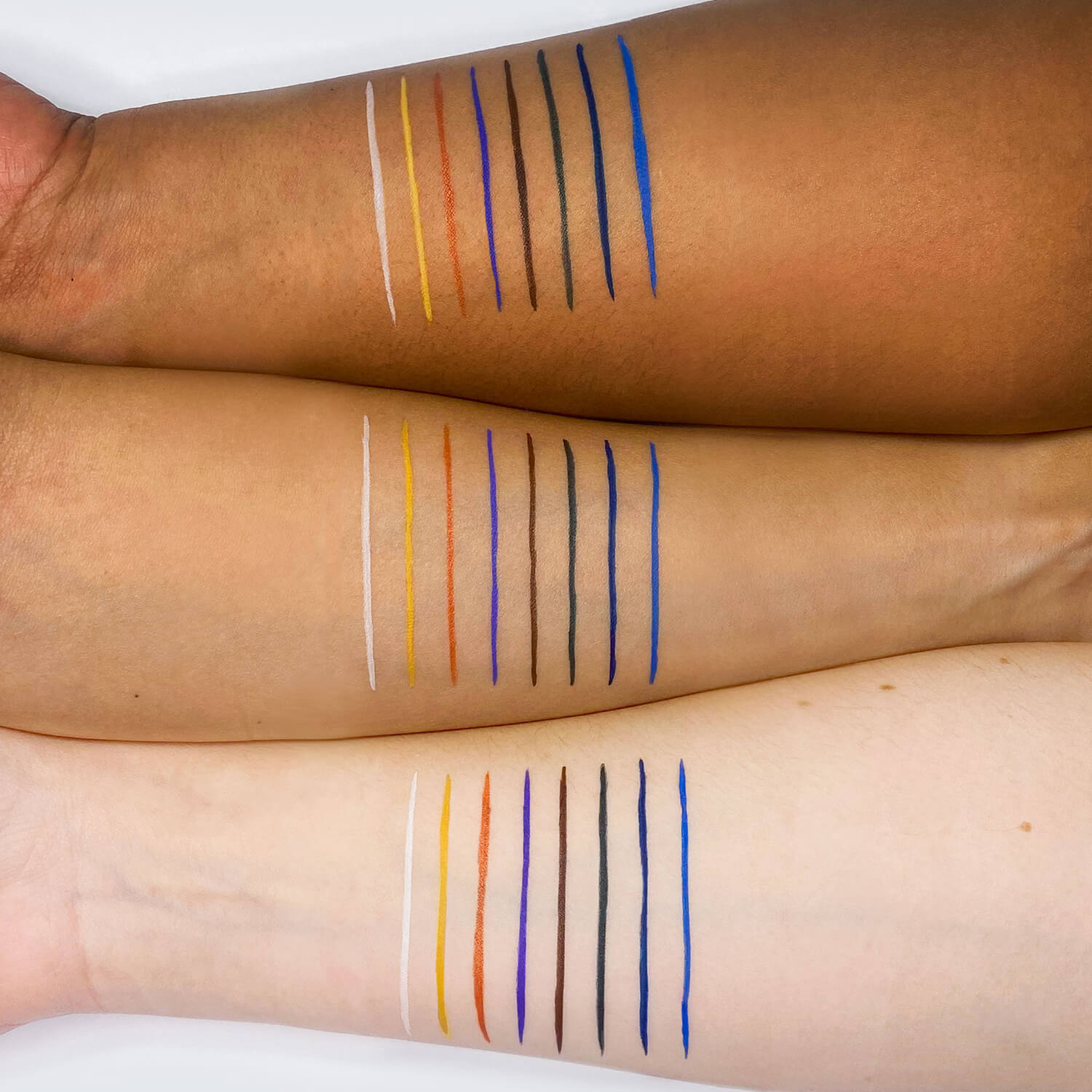THE COLOR PEN EYELINER (DELINEADOR DE OJOS DE COLORES)
