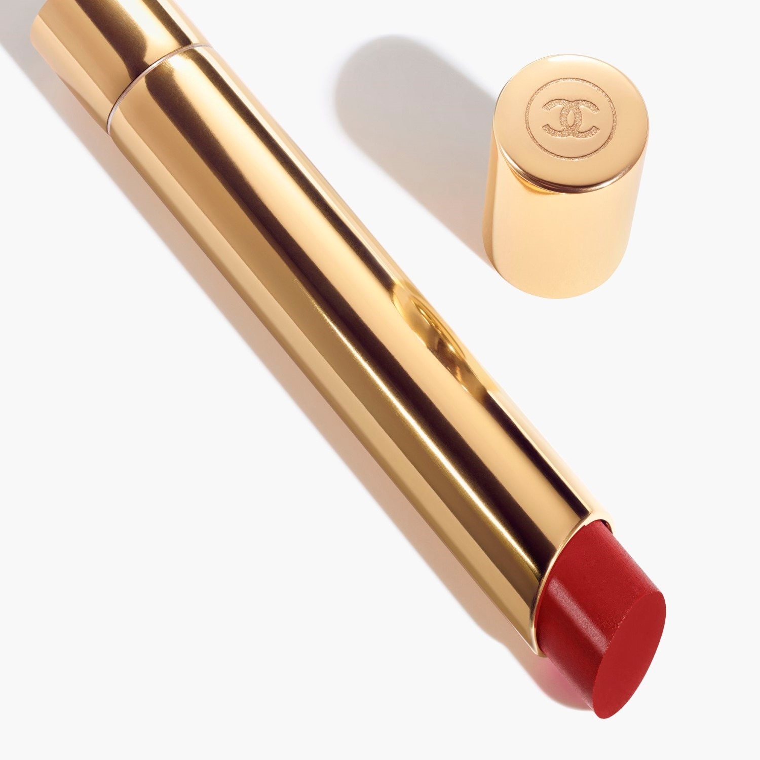 LA BARRA DE LABIOS DE ALTA INTENSIDAD CONCENTRADO DE LUZ Y TRATAMIENTO