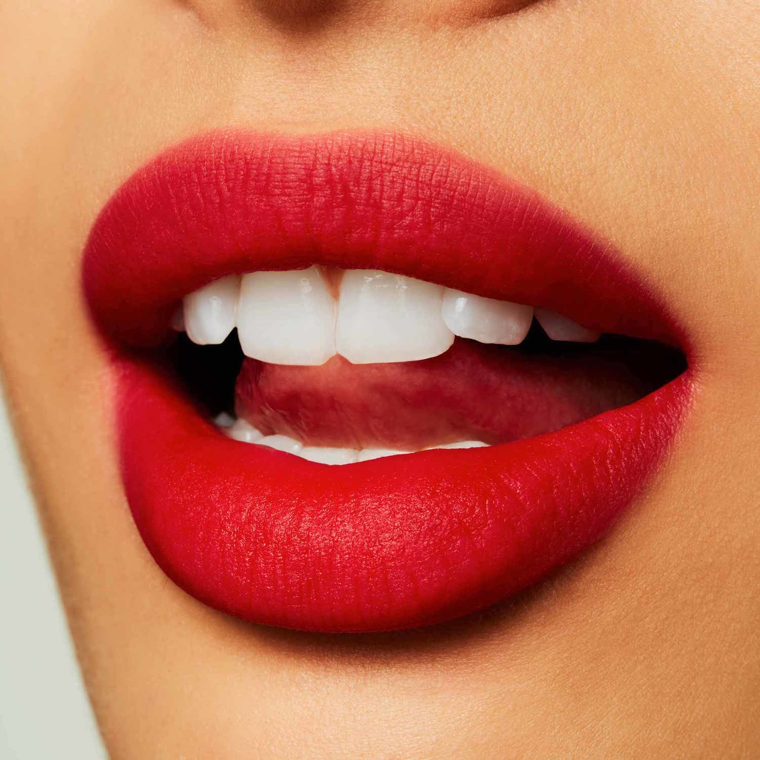 POWDER KISS LIQUID LIPCOLOUR