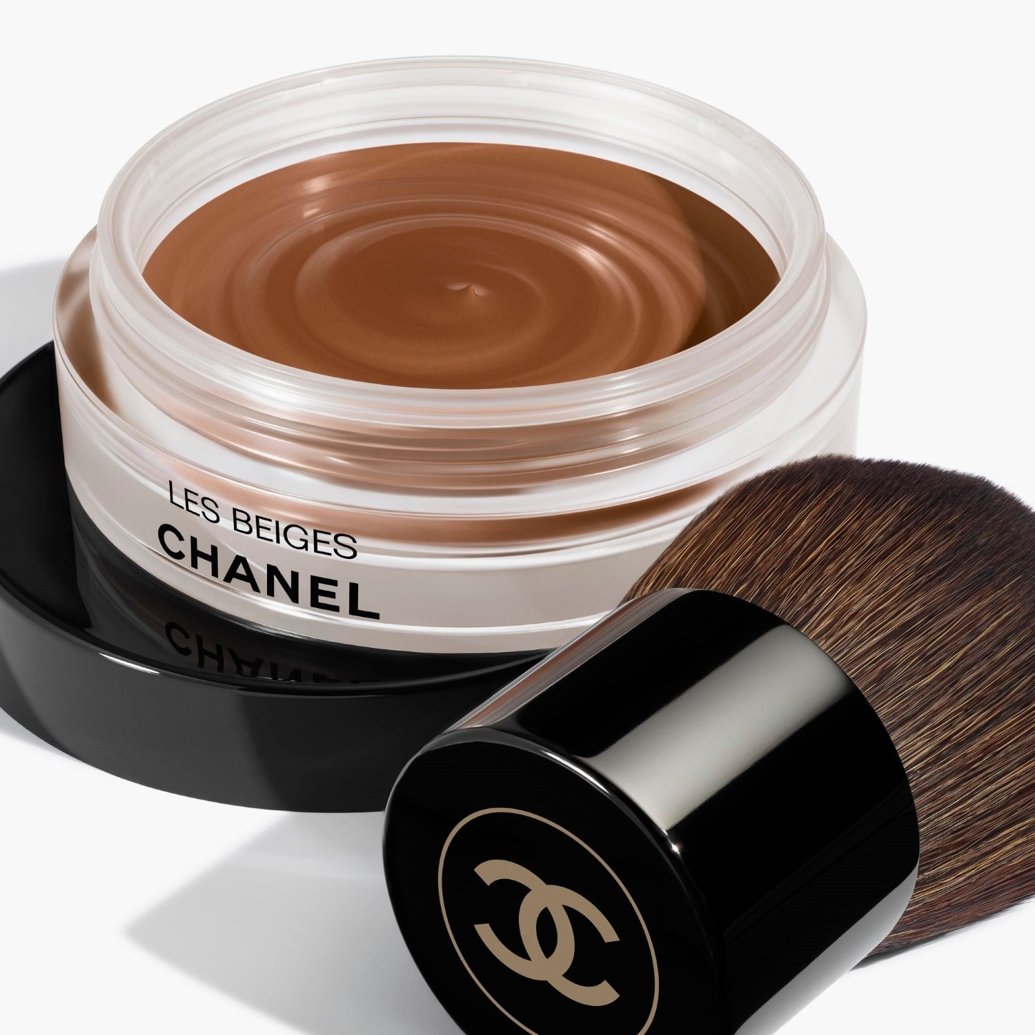LES BEIGES CREMA BRONCEADORA. CREMA GEL BRONCEADORA. EFECTO SALUDABLE NATURAL.