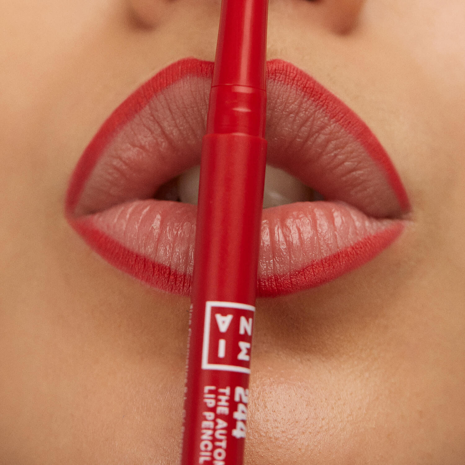THE AUTOMATIC LIP PENCIL (DELINEADOR DE LABIOS)